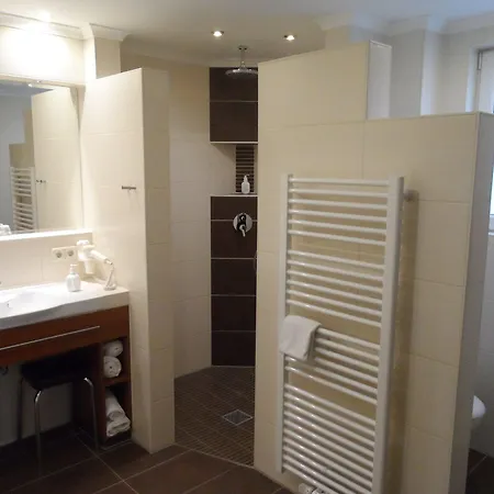 Hotel Mutter-bahr 3*
