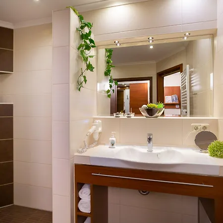 Hotel Mutter-bahr 3*